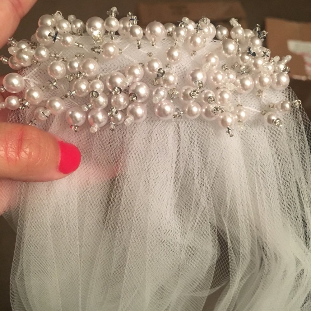 Wedding / bridal veil
